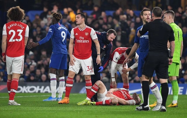 ​Mustafi kërkon falje pas gabimit ndaj Chelseat