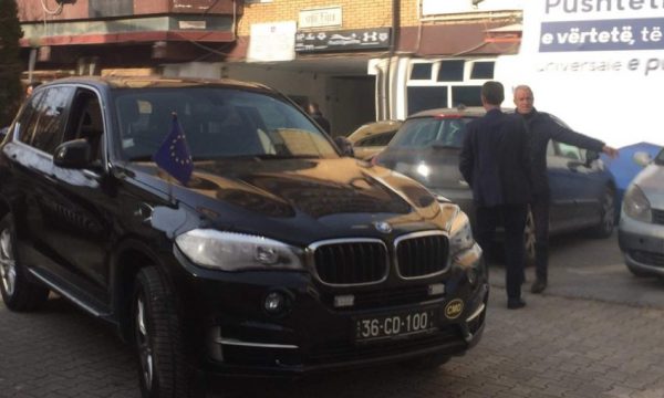 Apostolova i shkon në zyrë Isa Musafës