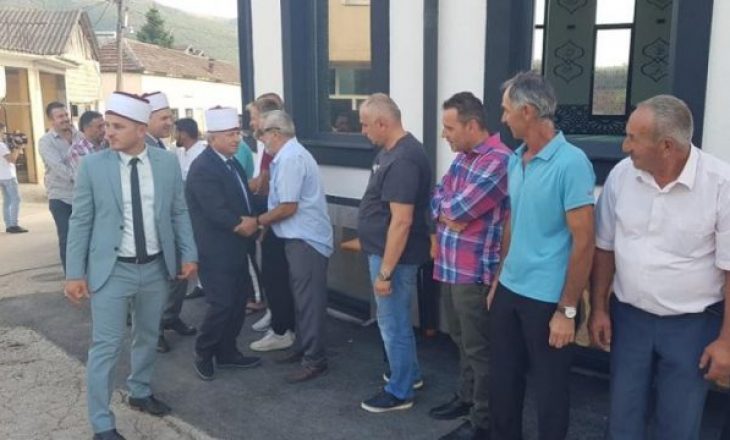 ‘Xhamia’ përçanë banorët e Tetovës
