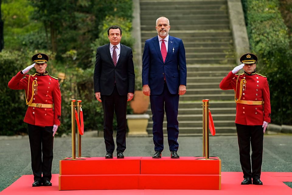 Kurti pas vizitës në Tiranë: Do të krijohet komisioni ndërshtetëror për ecurinë e 77 marrëveshjeve Kosovë-Shqipëri