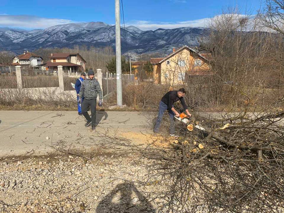 Dreshaj me motorsharrë del për të ndihmuar fshatrat e Istogut