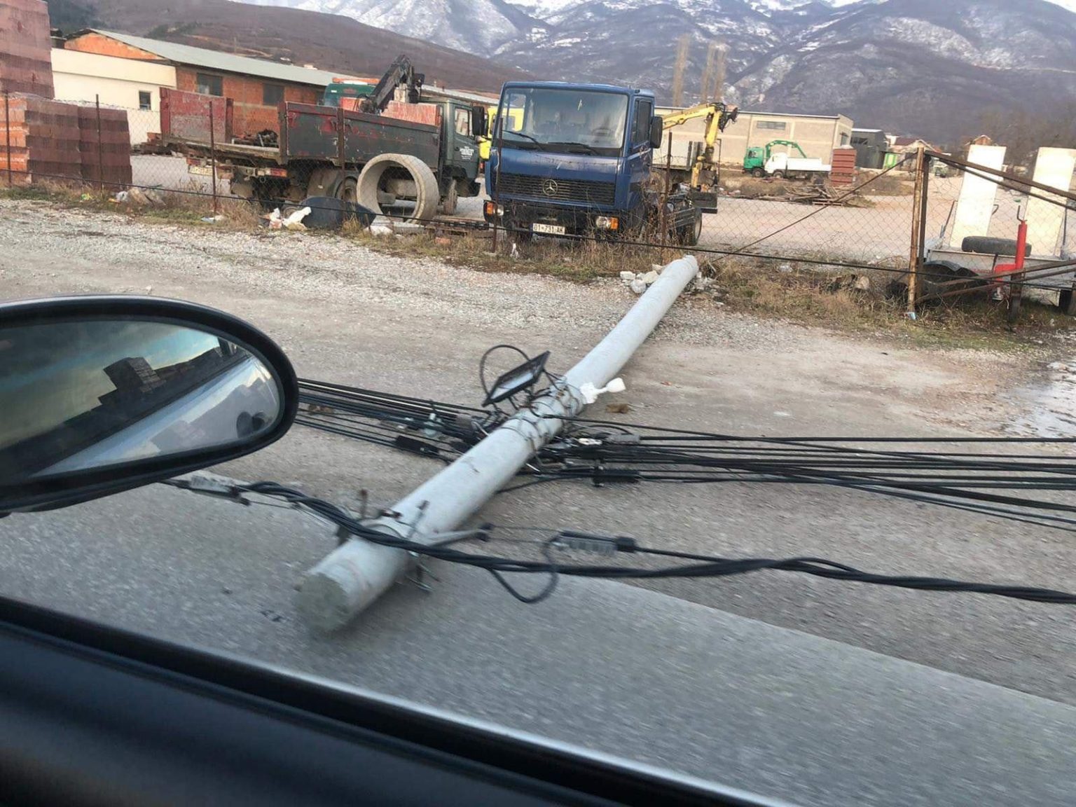 Vazhdojnë erërat e fuqishme në Istog, dëme të mëdha materiale