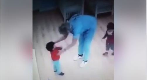 E tmerrshme: Publikohet edhe një video tjetër e dhunës ndaj fëmijëve në kopshtin “Cambridge”