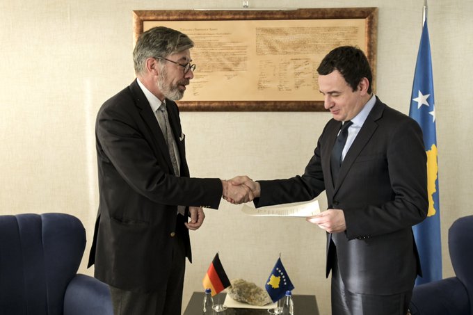 Kurti pranon ftesën zyrtare për vizitë në Berlin