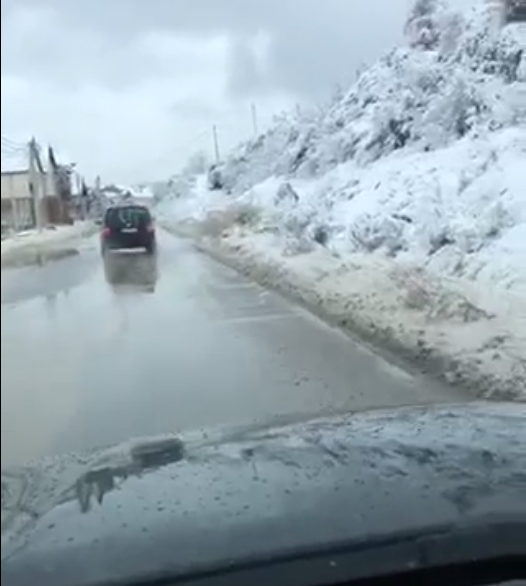 Qytetari e prenë asfaltin, komuna e Prishtinës që disa muaj nuk po e riparon