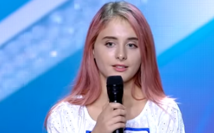 18 vjeçarja shqiptare lë pa fjalë Italinë me zërin e saj të mrekullueshëm