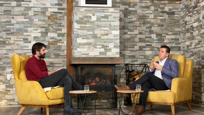 Agim Bahtiri tregon histori të pabesueshme! Thotë se i ka bartur me dhëmb oficerin serb 110 kg