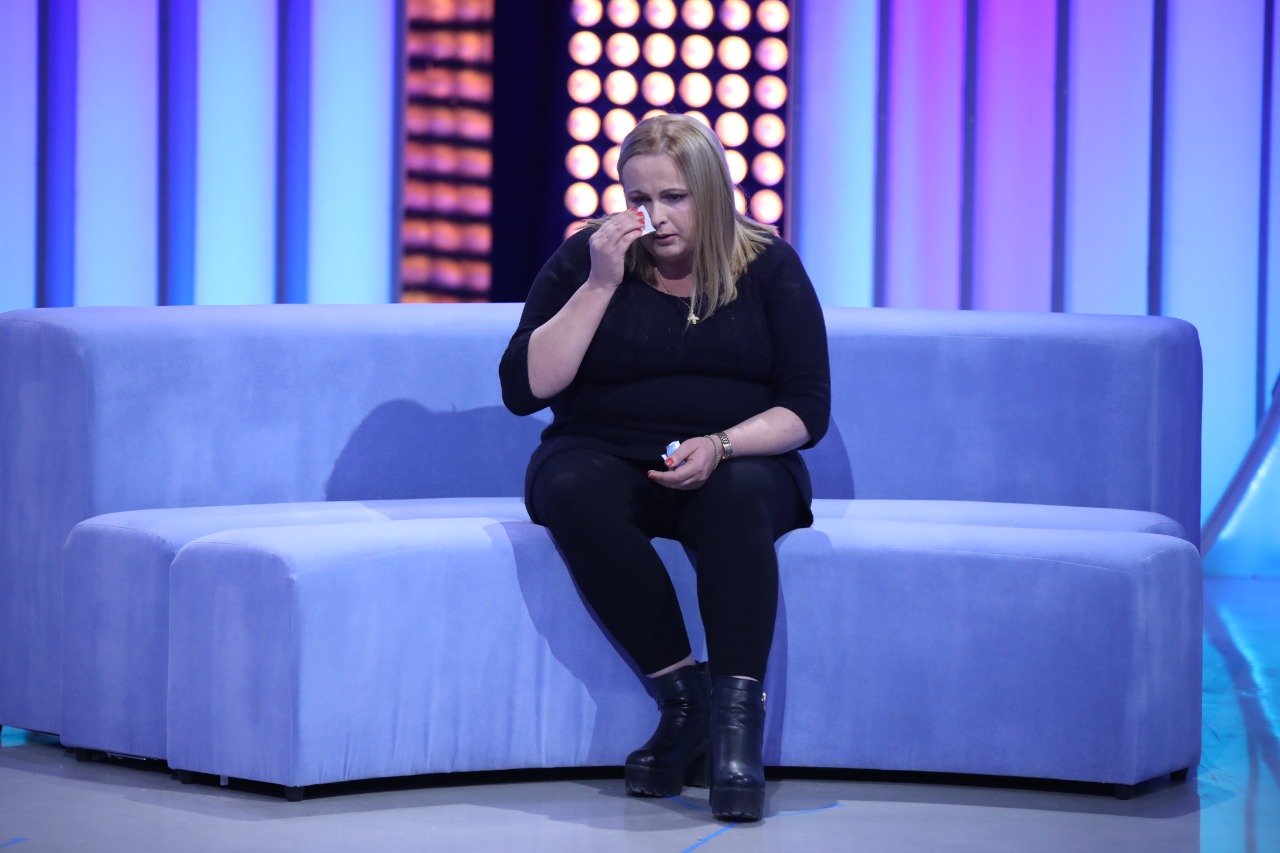 E dhimbëshme: E fejuan që në moshën 10-vjeçare, vajza e sëmurë me kancer kërkon të pajtohet me familjen pas 7 vitesh