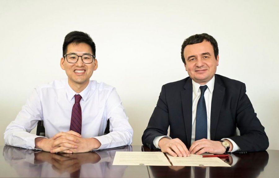 Kurti emëron shtetasin amerikan Tienmu Ma, këshilltar të jashtëm politik