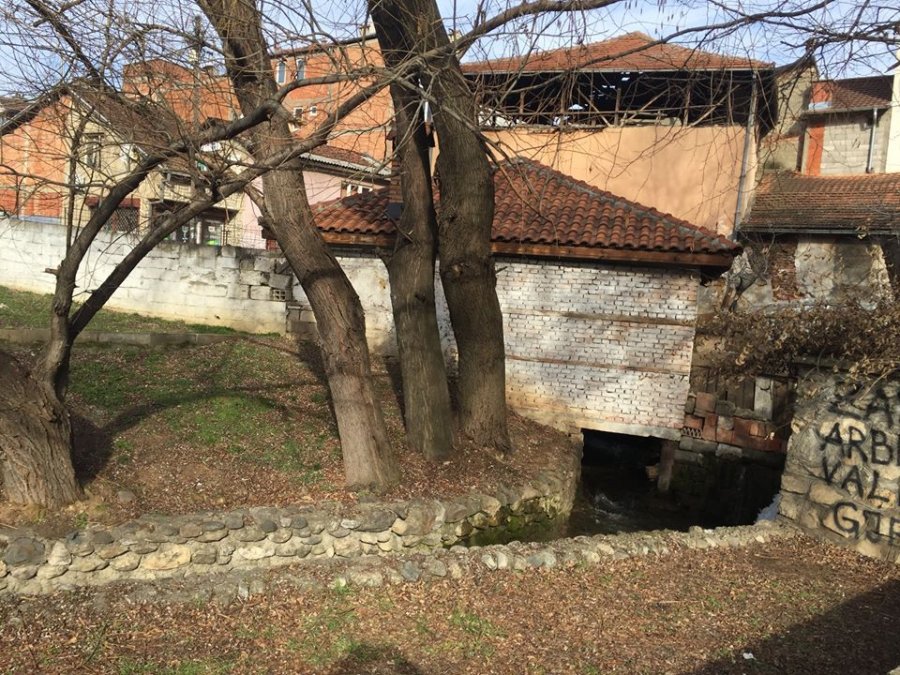 Ky është mulliri 500-vjeçar që bluan ende me gurë dhe ujë