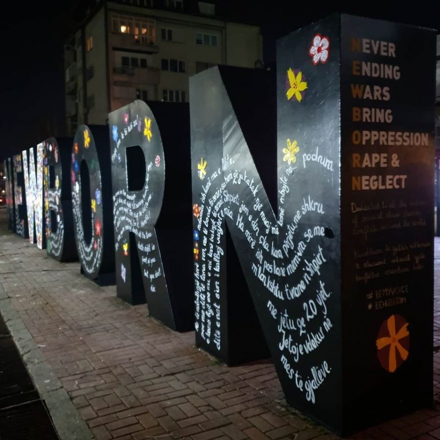 Në ora 13:00 prezantohet Obelisku New Born, me pamje të re