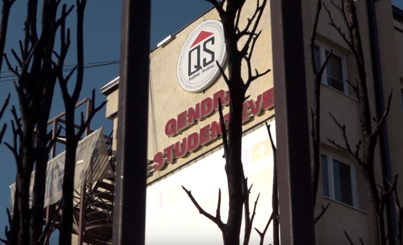 Për të dytën herë digjen pishat në konvikt