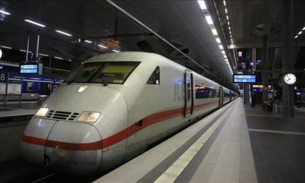 “Deutsche Bahn” kërkon 25.000 punonjës të rinj