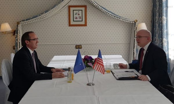 Hoti takon Grenellin e Reekerin, flasin për “normalizimin e marrëdhënieve dhe njohjen reciproke me Serbinë”