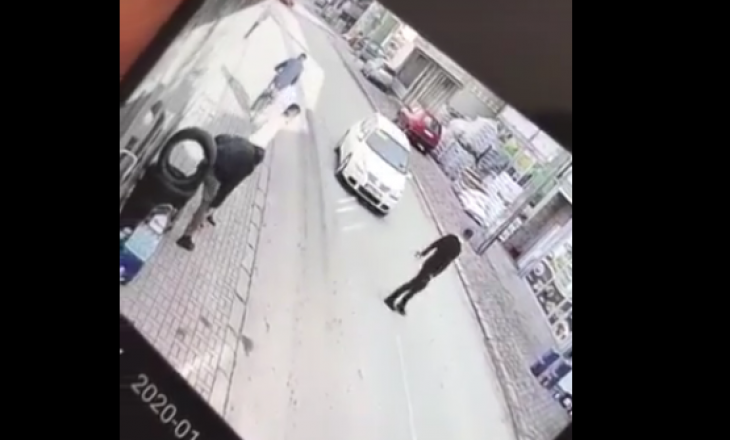 Vozitësi e godet qëllimisht këmbësorin në Shtime