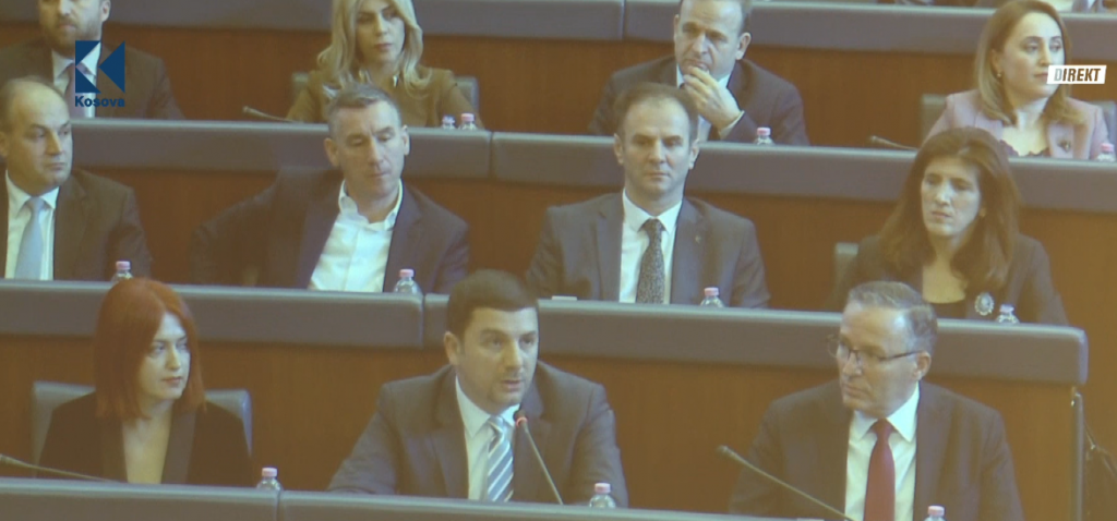 Krasniqi: Grenell nuk mundi, ndërsa Borelli që s`e njeh Kosovën u bë kumbarë i koalicionit VV-LDK