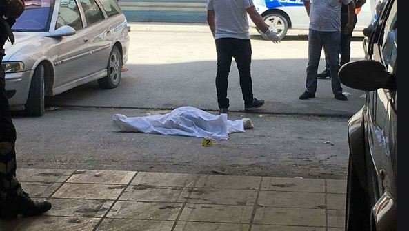 Hidhet nga kati i nëntë i pallatit, ndërron jetë e moshuara