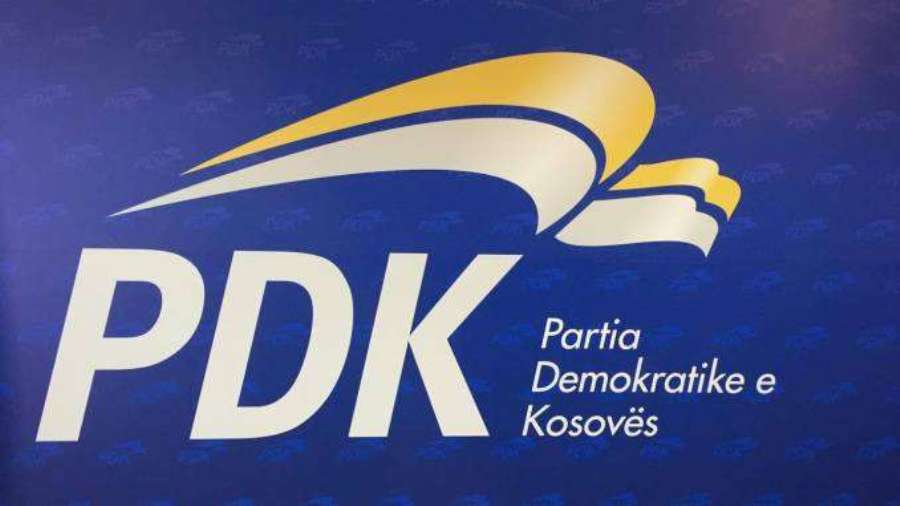 Pas ngritjes së aktakuzës ndaj Thaçit e Veselit, figurat e PDK-së mblidhen në selinë qendrore