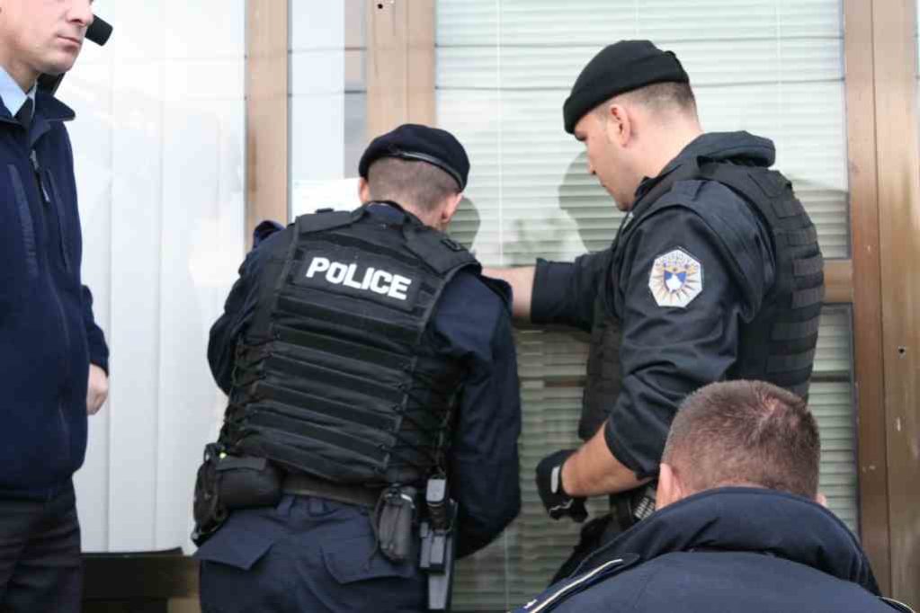 Policia në Skenderaj realizon dy bastisje