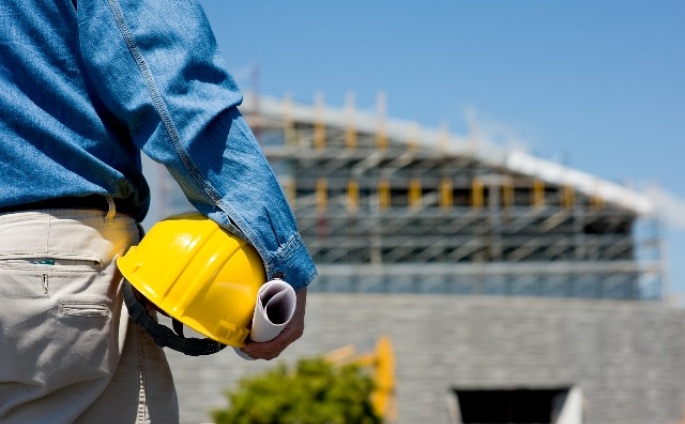 Lajmi i fundit: Një punëtor bie nga ndërtesa në lagjen Arbëria në Prishtinë, dërgohet në spital