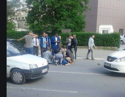 Vetura godet një këmbësore tek rruga B në Prishtinë