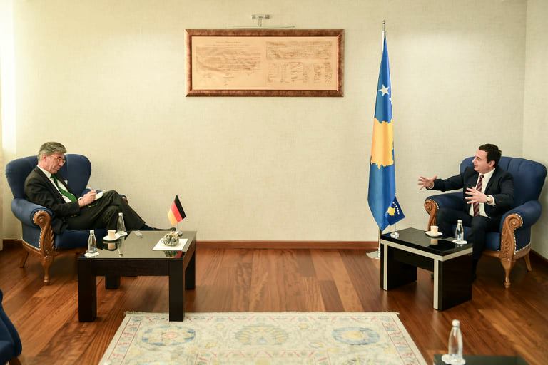 Ambasadori gjerman Heldt vlerëson përpjekjet e qeverisë Kurti