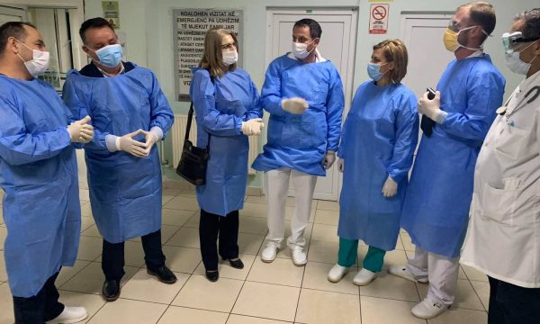 Drejtori i Spitalit te Gjakovës: Pal Lekaj e Teuta Haxhiu erdhën për fushatë iu thashë largohuni për 2 minuta