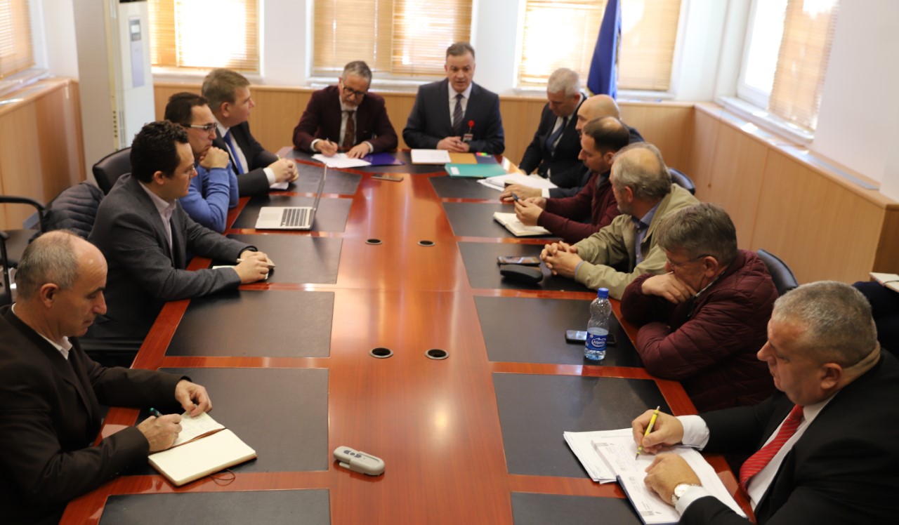Propozohen lehtësime për stafin mjekësor të moshuar dhe inkuadrim të vullnetarëve