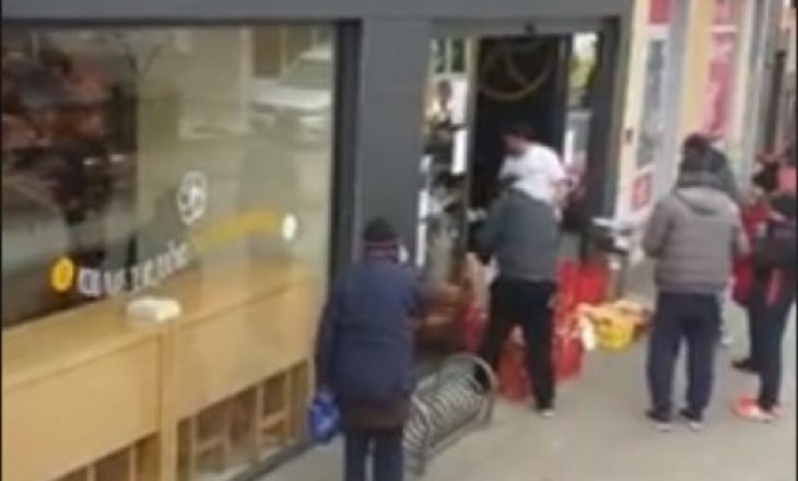 Gjest i mirë: Pas tërmetit, një bukëpjekës shqiptar në Zagreb shpërndan bukë falas