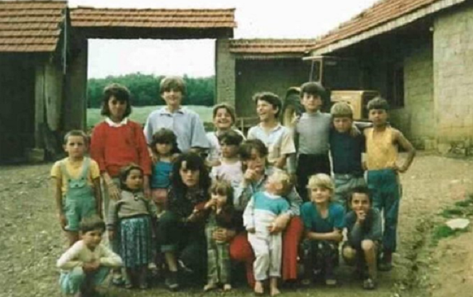 Çitaku me postim prekës për fëmijët e familjes Jashari që u vranë nga forcat serbe