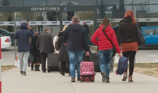 54 shtetas të Kosovës dhe Shqipërisë bllokohen në aeroportin e Shkupit