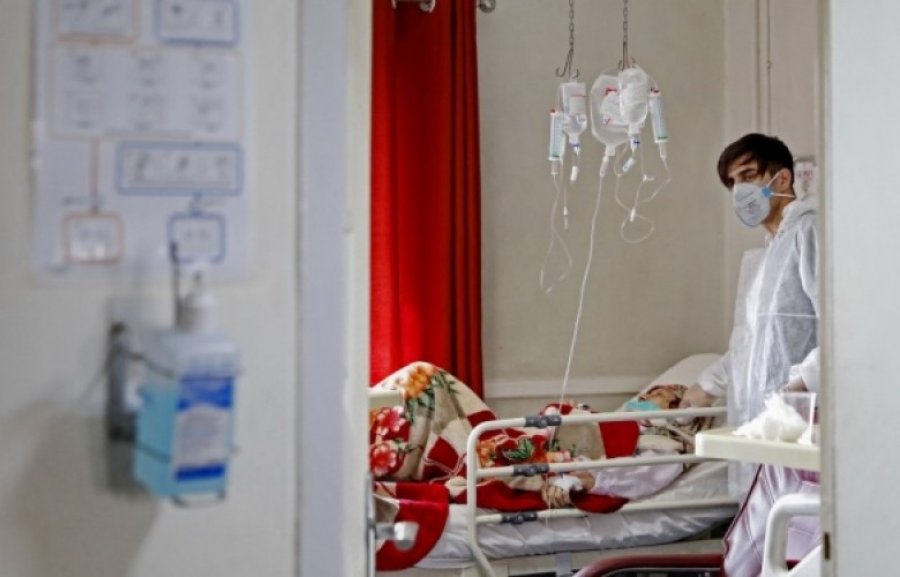 Vdes një grua e infektuar me koronavirus në Shqipëri