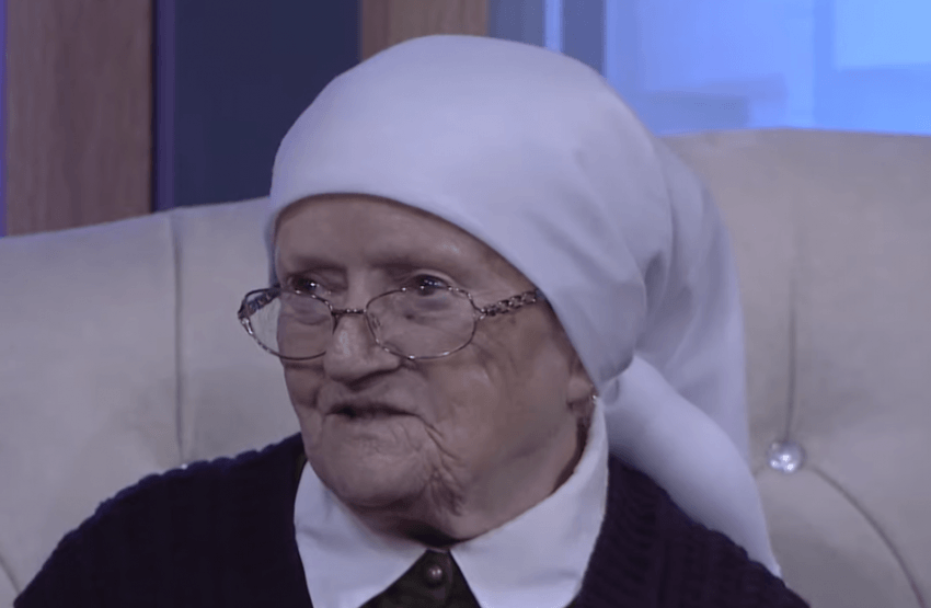 Plaka 101 vjeçare: Më fejuan kur linda, ja kur e pash burrin tim për herë të parë
