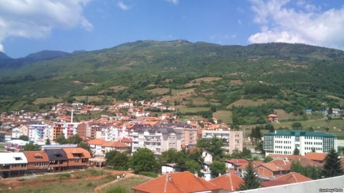 Tetë punonjës shëndetësorë në izolim shtëpiak në Dibër