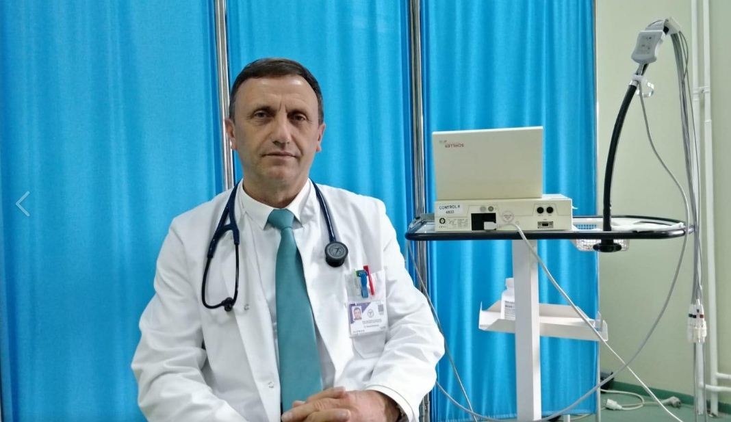 Doktori kosovar për koronavirusin: Po bëhet propagandë, grupet e interesit po luajnë me ndjenjat e qytetarëve