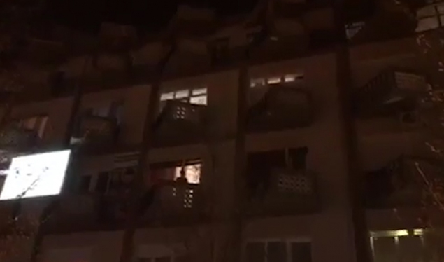 Reutersi raporton për protestën me tenxhere në Kosovë