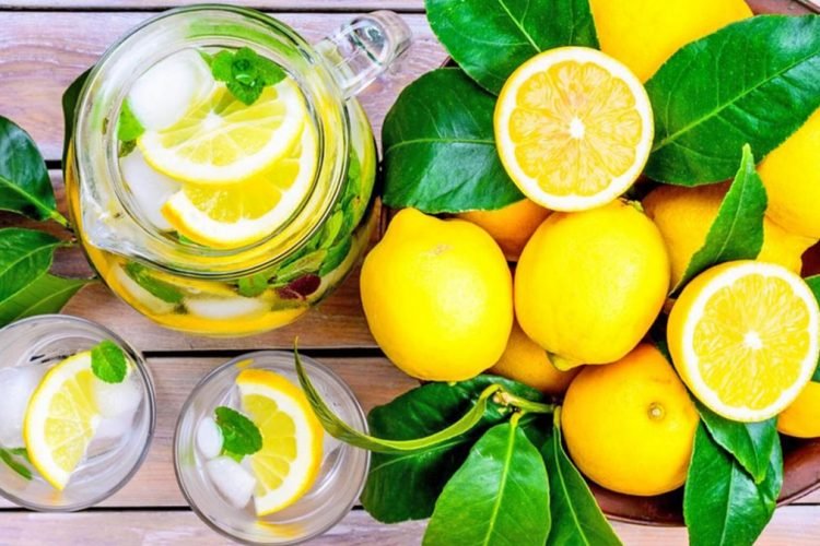 Lajmi i shpërndarë nga Kina për koronavirusin: Shërohet me ujë me limon!