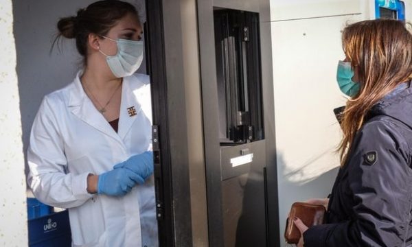 E infektuara me koronavirus nga Peja nuk ka ardhur nga jashtë vendit: Drejtoria e Shëndetësisë po merret me kontaktet