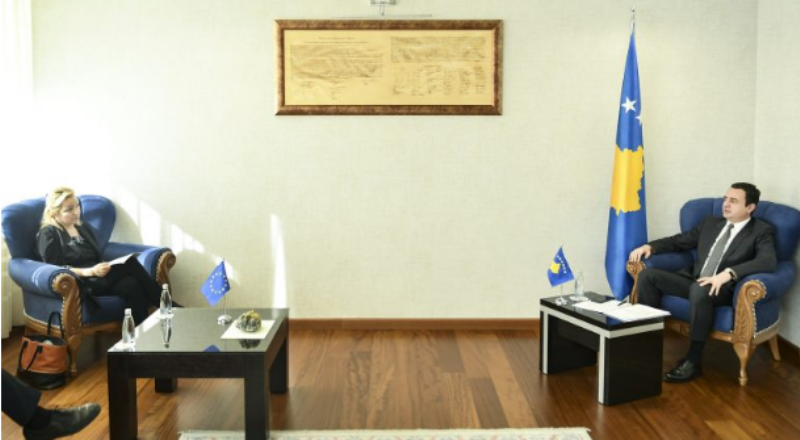 Apostolova i kërkon Kurtit heqjen e taksës
