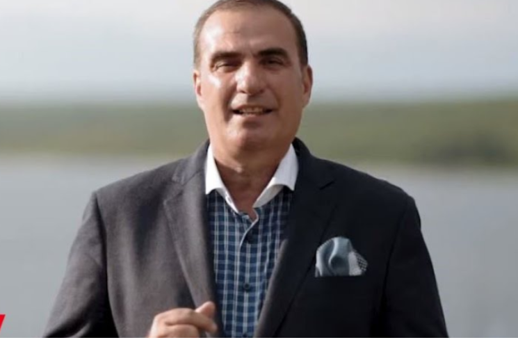 Flet këngëtari i njohur kosovar për betejën e tij me koronavirusin