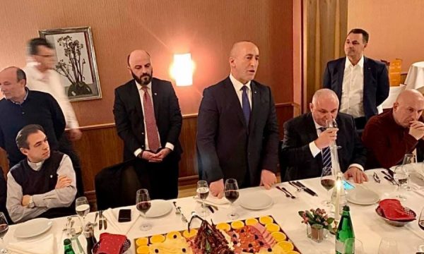 Pushimet me familje në Zvicër, Haradinaj i prezantoi si vizitë zyrtare