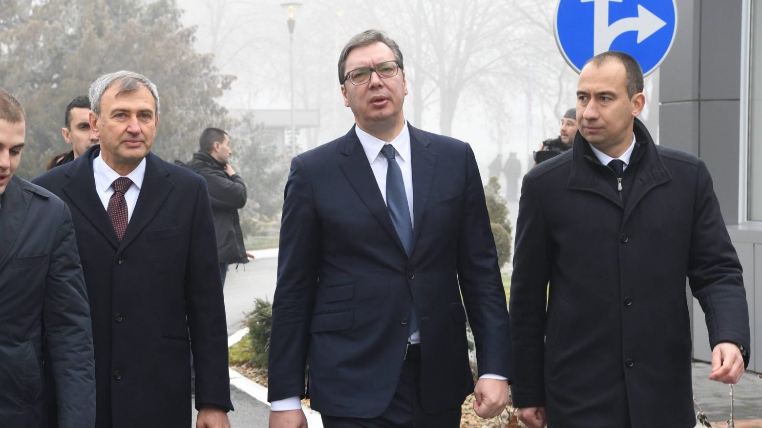 Qeveria e Serbisë mban mbledhje urgjente për Kosovën, në takim shkon edhe Vuçiq