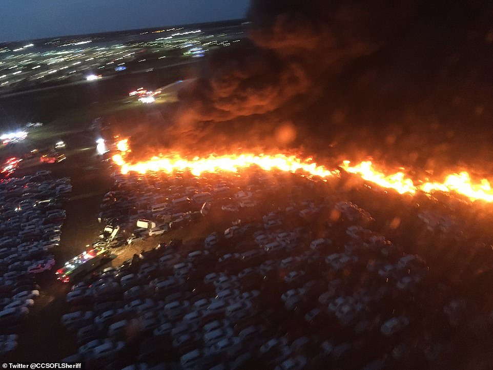 Tronditëse! Zjarret shkrumbojnë 3.500 makina të parkuara pranë aeroportit të Floridas