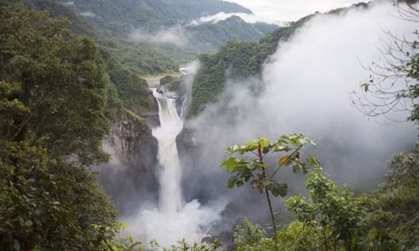 E tmerrshme: Thahet ujëvara më e lartë në Amazonë