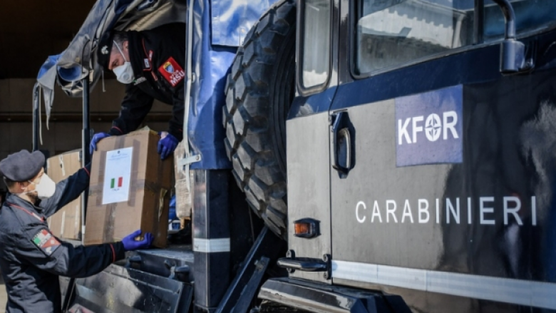 KFOR dhuron pajisje mbrojtëse për spitalet e Kosovës