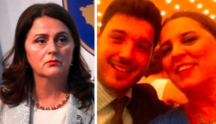 Konjufca përveç Teuta Sahatqiun shkarkon edhe djalin e ministres Vlora Dumoshi