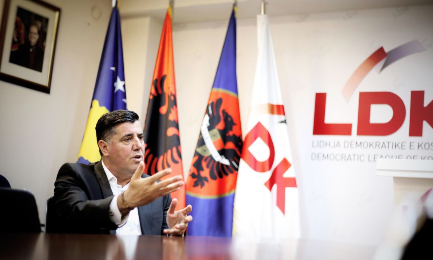 Lutfi Haziri synon fitoren në Gjilan, zotohet se nuk do të bëjë fare fushatë