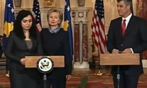 Zyrtari i PDK-së publikon videon: Kur ka përkthyer Vjosa për Hashim Thaçin, krejt dy-tre veta në Prishinë e kanë ditur anglishten