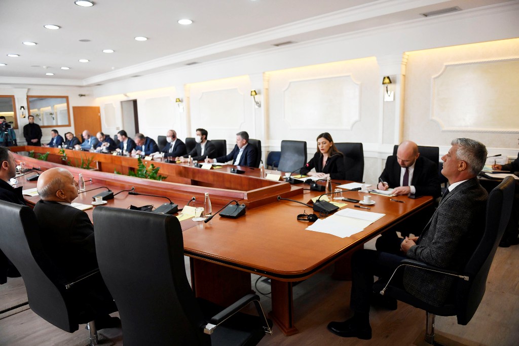 Thaçi: Do të mandatoj partinë që siguron shumicën në kuvend