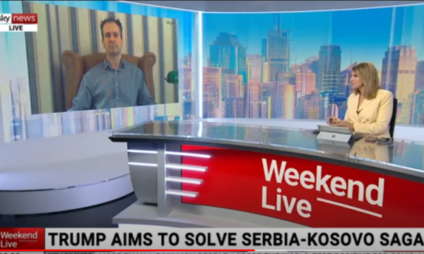 Gazetari britanik: Vuçiq servil i Amerikës, po përgatit shkëputjen e Kosovës nga Serbia
